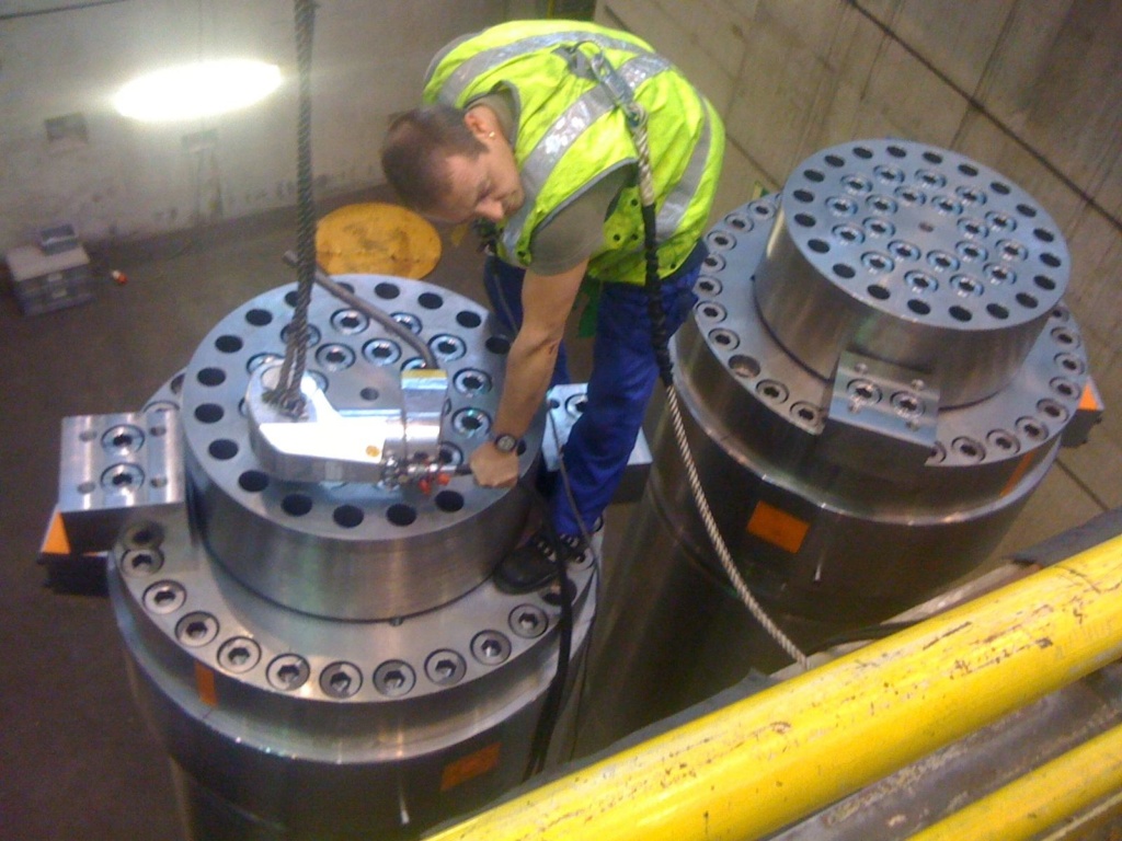 TorcUP_TU27_SW55_Inbus_Schuler_Hydraulikpresse